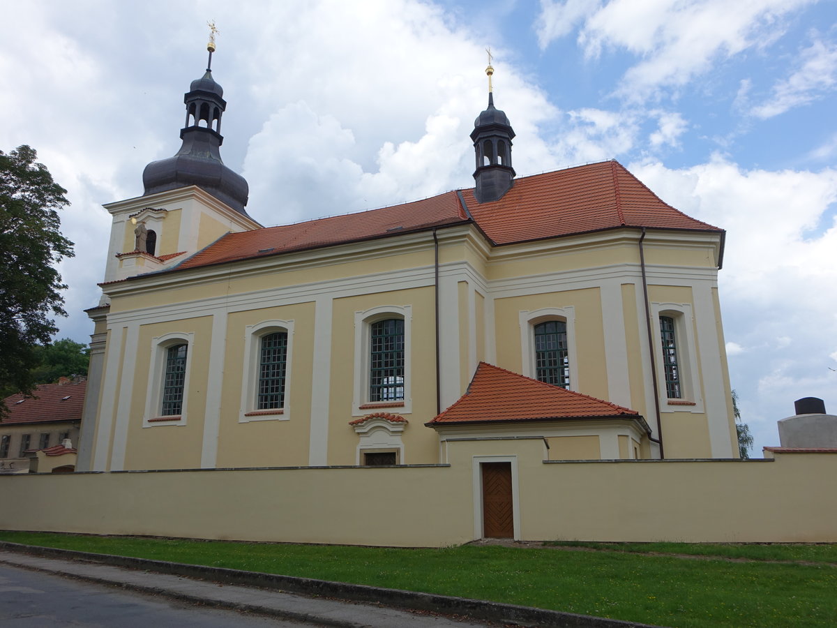 Chorusice / Choruschitz, kath. Pfarrkirche Maria Himmelfahrt, erbaut von 1714 bis 1716 (28.06.2020)