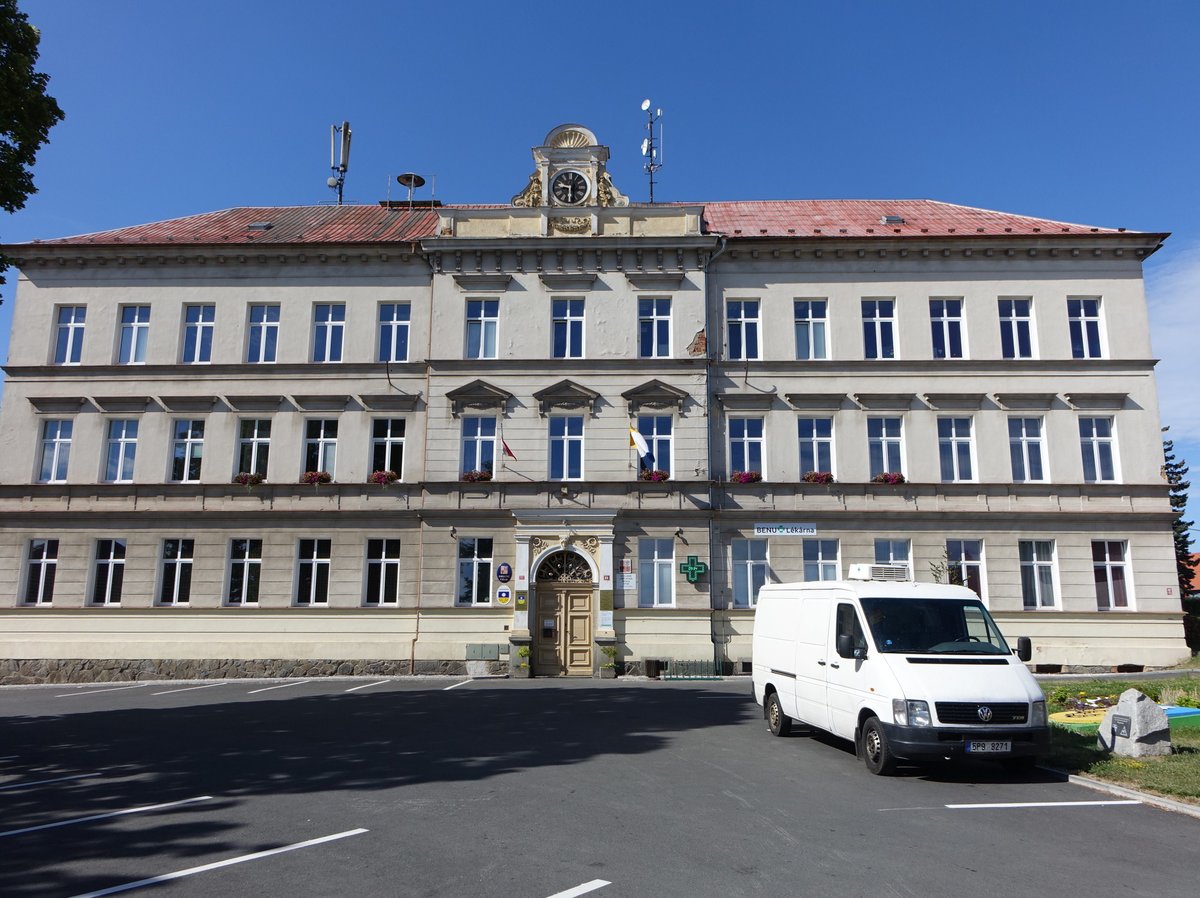 Chotesov, Rathaus in der Plzenska Strae (06.07.2019)