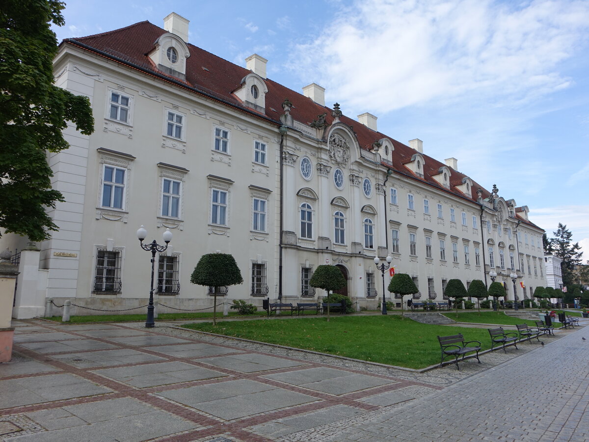 Cieplice Slaskie-Zdroj / Bad Warmbrunn, Schloss Schaffgotsch, erbaut von 1784 bis 1809 nach Entwurf des Oppelner Baumeisters Johann Georg Rudolf (11.09.2021)