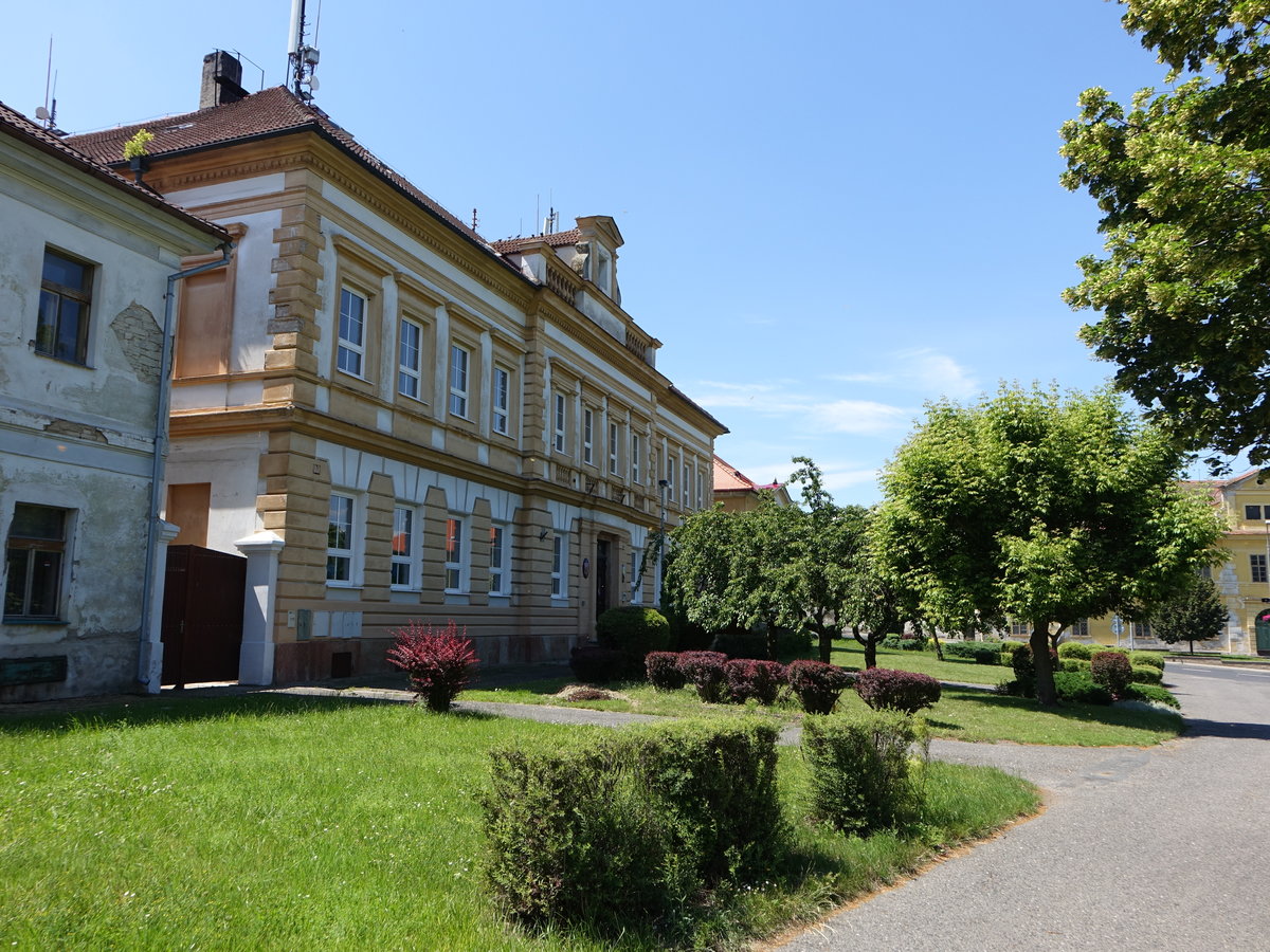 Citoliby / Zittolieb, Schloss am Dorfplatz, erbaut von 1732 bis 1736 (27.06.2020)