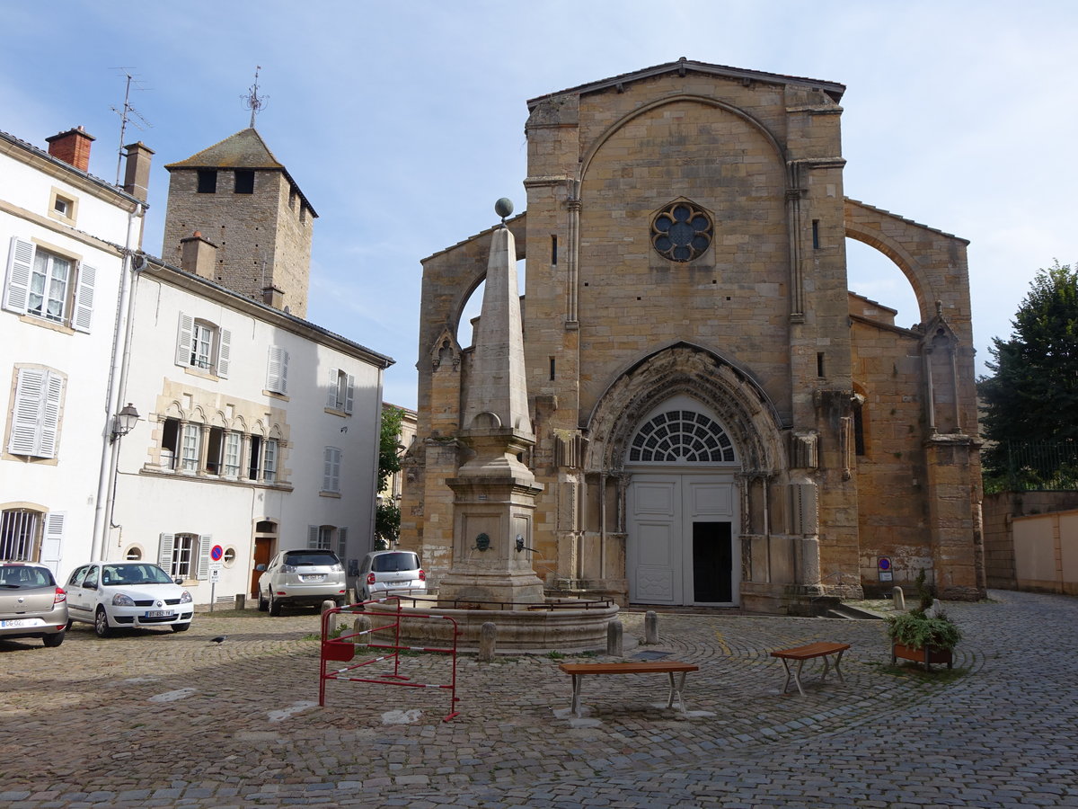 Cluny, Notre-Dame Kirche, erbaut im 13. Jahrhundert (22.09.2016)
