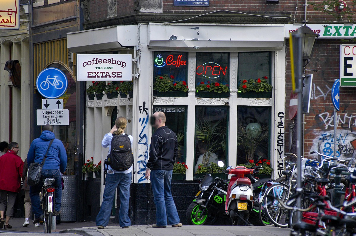 Coffeeshop The Best Extase in der Oude Hoogstraat in Amsterdam. Aufnahme: August 2008.