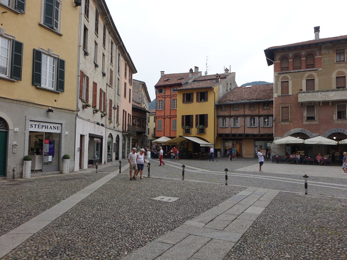 Como, Huser an der Piazza San Fedele in der Altstadt (21.09.2018)