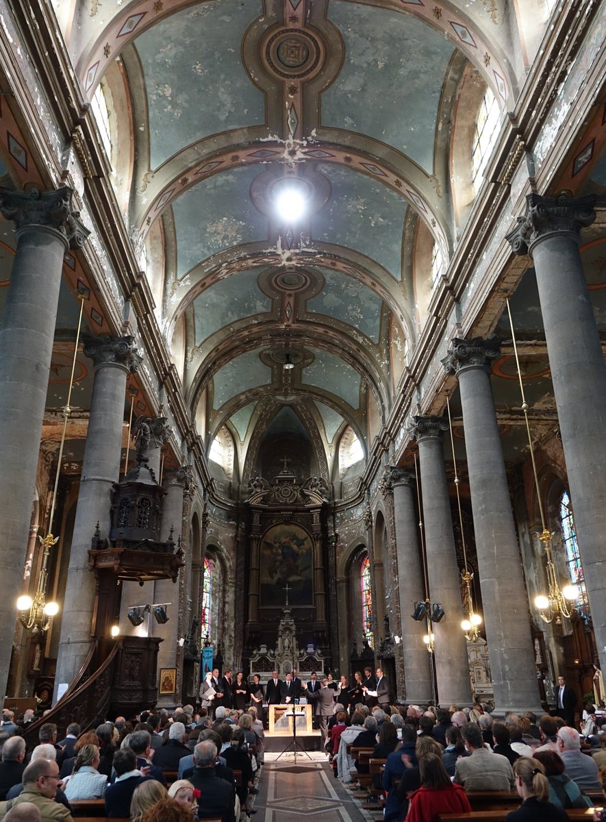 Cond-sur-l’Escaut, Mittelschiff der St. Wasnon Kirche (15.05.2016)