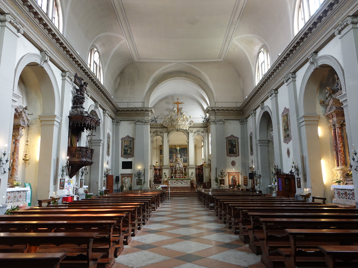 Conegliano, barocker Innenraum der San Martino Kirche, erbaut im 17. Jahrhundert (18.09.2019)