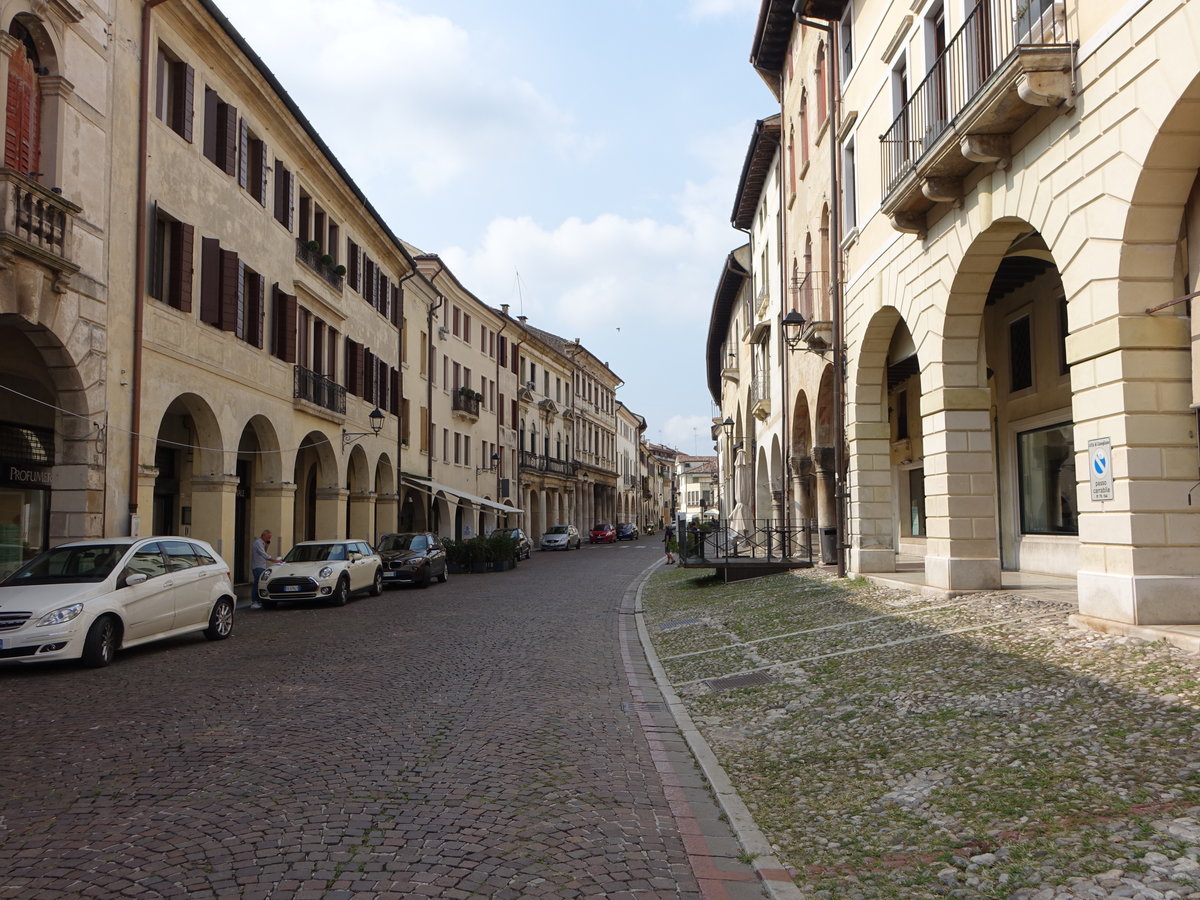 Congeliano, historische Gebäude in der Via XX. Settembre (18.09.2019)