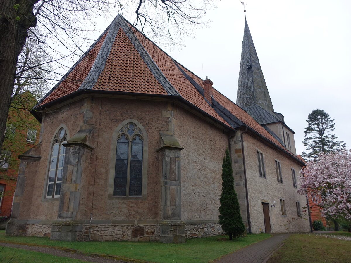 Coppenbrgge, evangelische St. Nicolai Kirche, erbaut im 12. Jahrhundert, erneuert 1670 (18.04.2025)