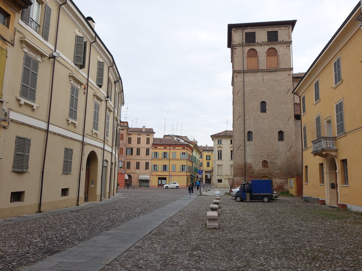 Correggio, Torre Civia, erbaut im 14. Jahrhundert (09.10.2016)