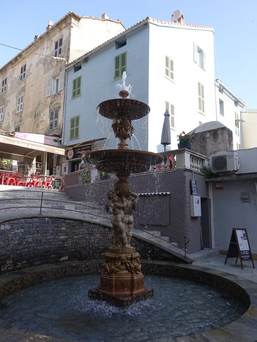 Corte, Brunnen an der Strae Rampe Sainte Croix (21.06.2019)