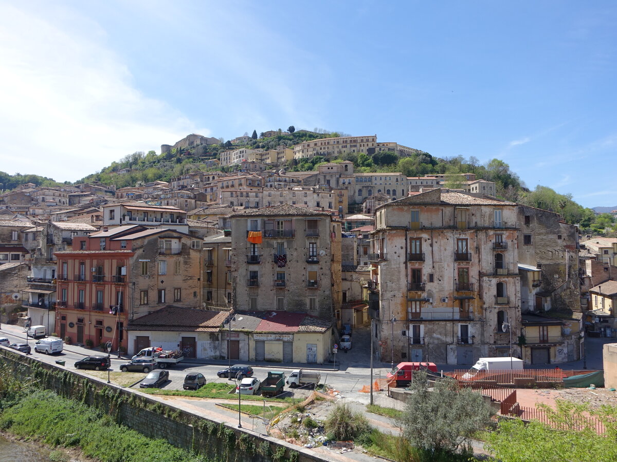 Cosenza, Ausblick von der Galleria Nazionale auf das Centro Storico (06.04.2024)