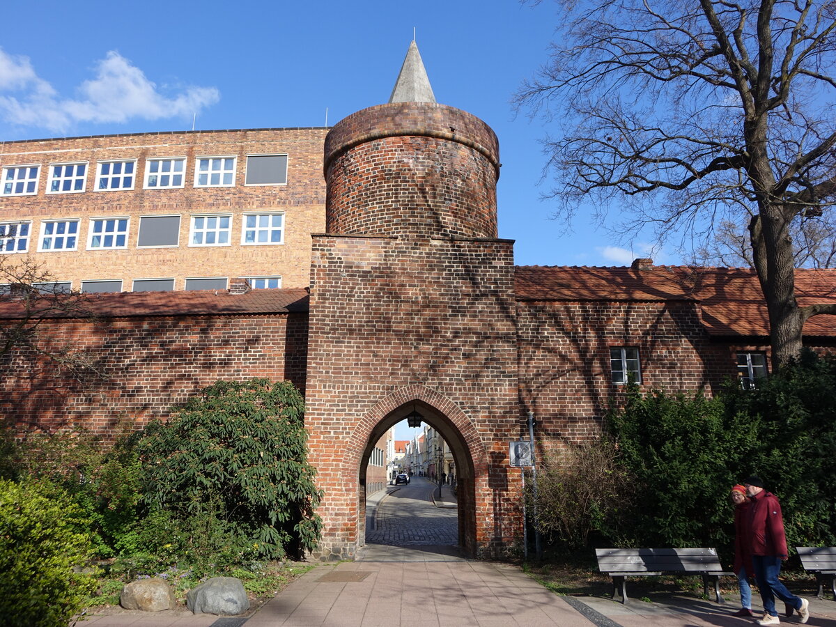 Cottbus, Lindenpforte in der Mauerstra�e, erbaut im 14. Jahrhundert (03.04.2026)