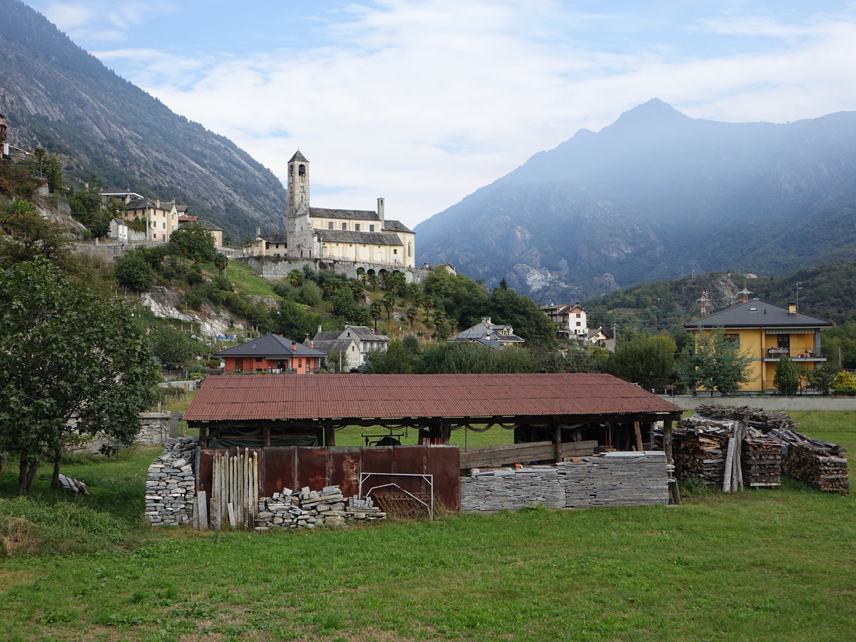 Crodo, romanische Pfarrkirche St. Stefano, erbaut im 12. Jahrhundert (06.10.2019)