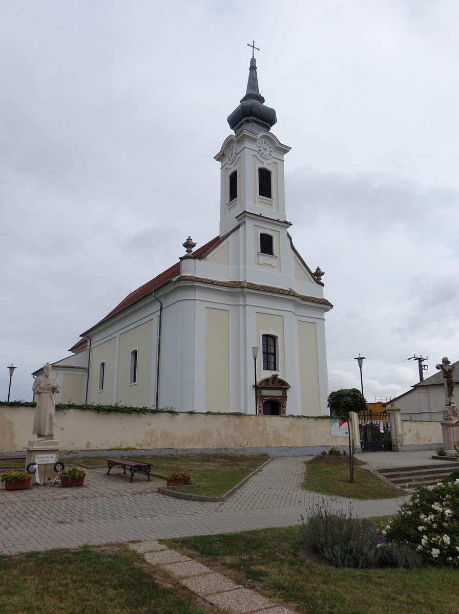 Csaszar, sptbarocke Dorfkirche St. Peter und Paul, erbaut 1770 durch Jakob Fellner (25.08.2018)