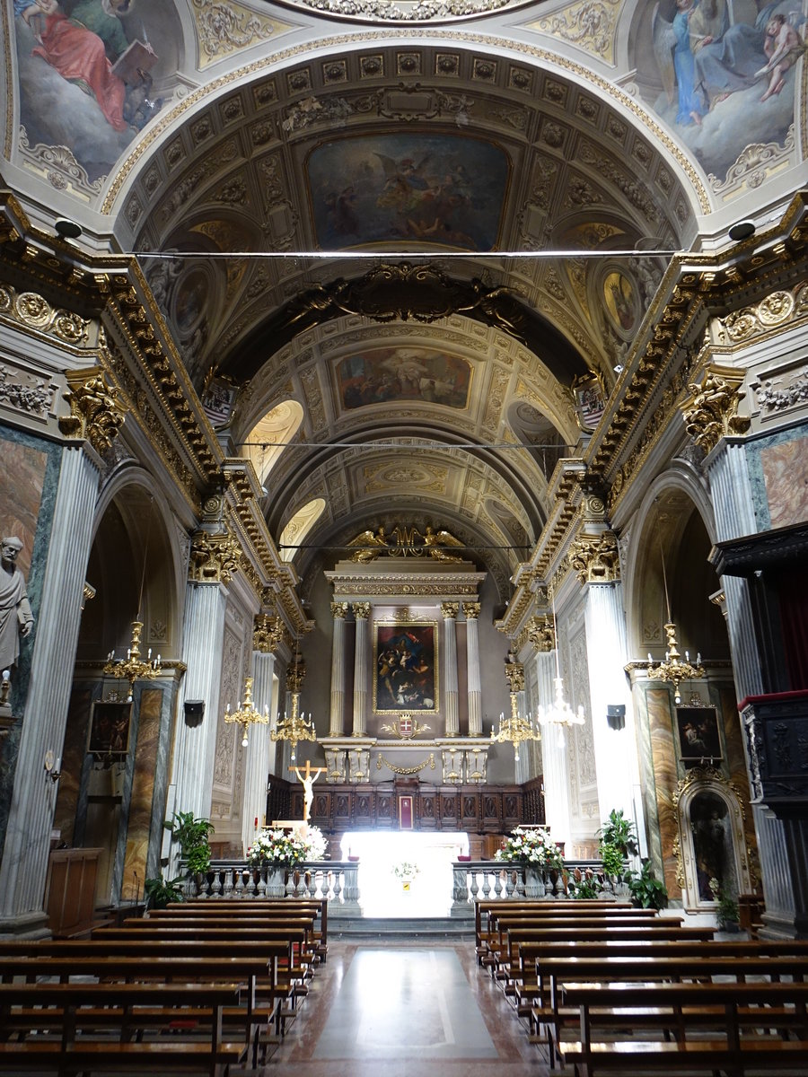 Cuneo, Chor in der Kathedrale Nostra Signora del Bosco, Fresken und Chorgesthl von Andrea Pozzo (03.10.2018)