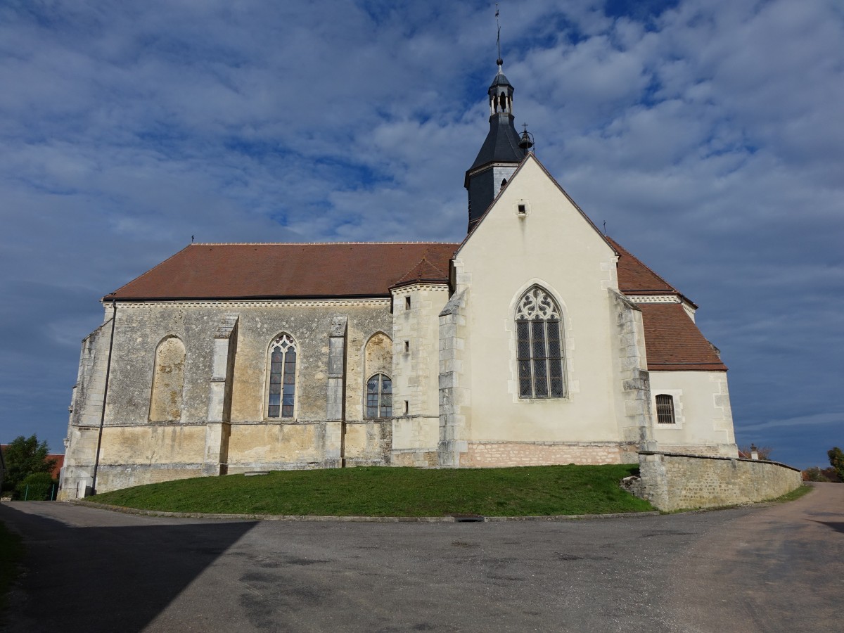Cussangy, St. Leger Kirche, erbaut im 16. Jahrhundert, Glockenturm erbaut von 1826 bis 1828 (27.10.2015)