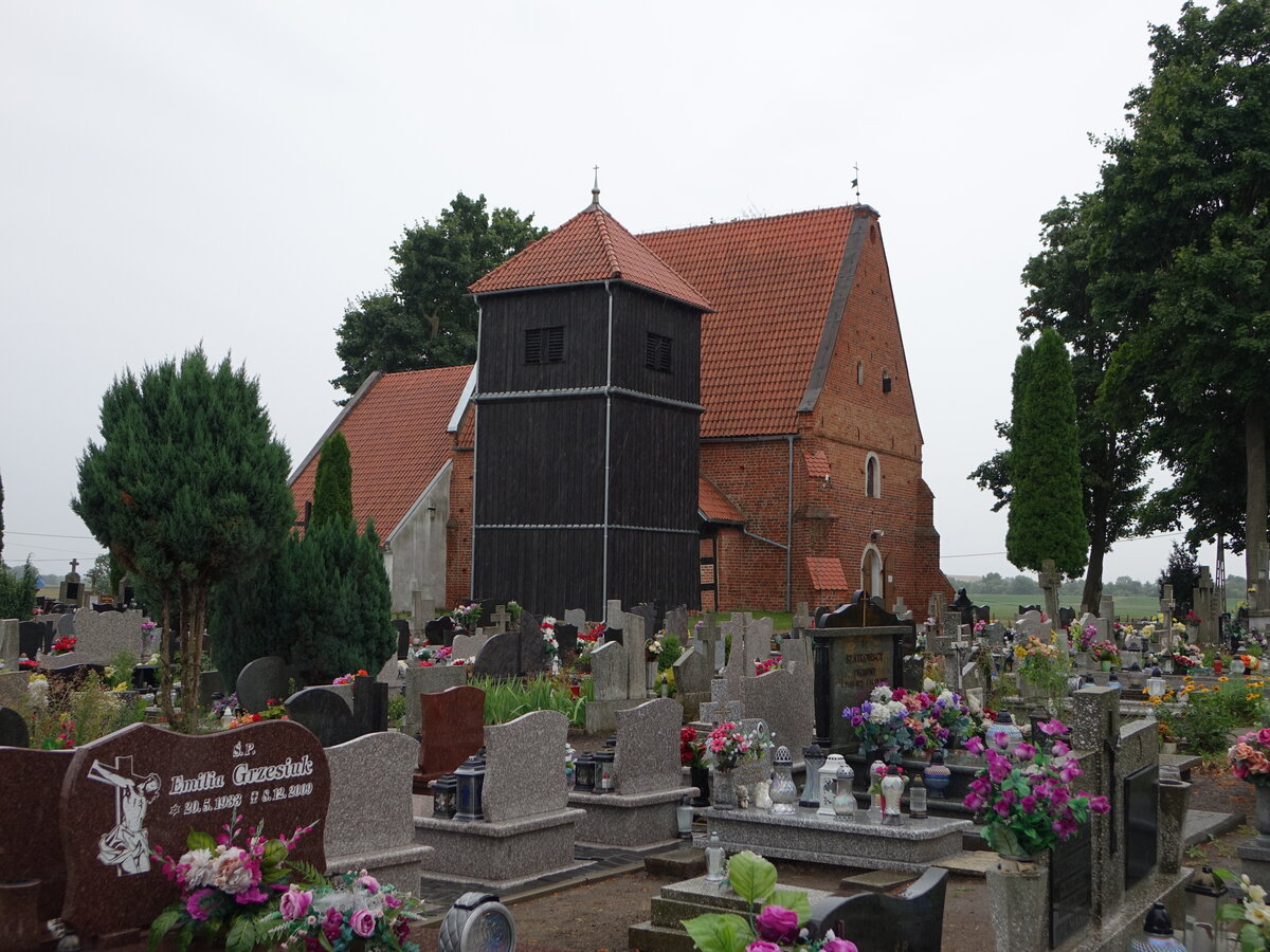 Czarnowo, Pfarrkirche St. Marcina, erbaut im 15. Jahrhundert (06.08.2021)