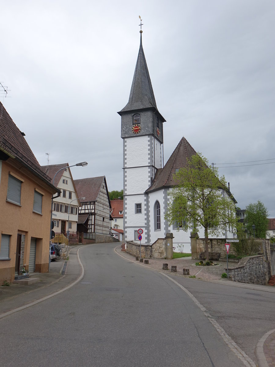 Dachtel, Ev. Kirche, die Kirche in Dachtel wurde bereits 1275 erwhnt und 1599/1600 von Heinrich Schickhardt im Stil der Sptgotik zu einer Chorseitenturmanlage umgestaltet. Nach einem Brand von 1766 wurde die Kirche durch Kirchenrats-Baumeister Wilhelm Friedrich Goez aus Ludwigsburg wieder aufgebaut (01.05.2018)