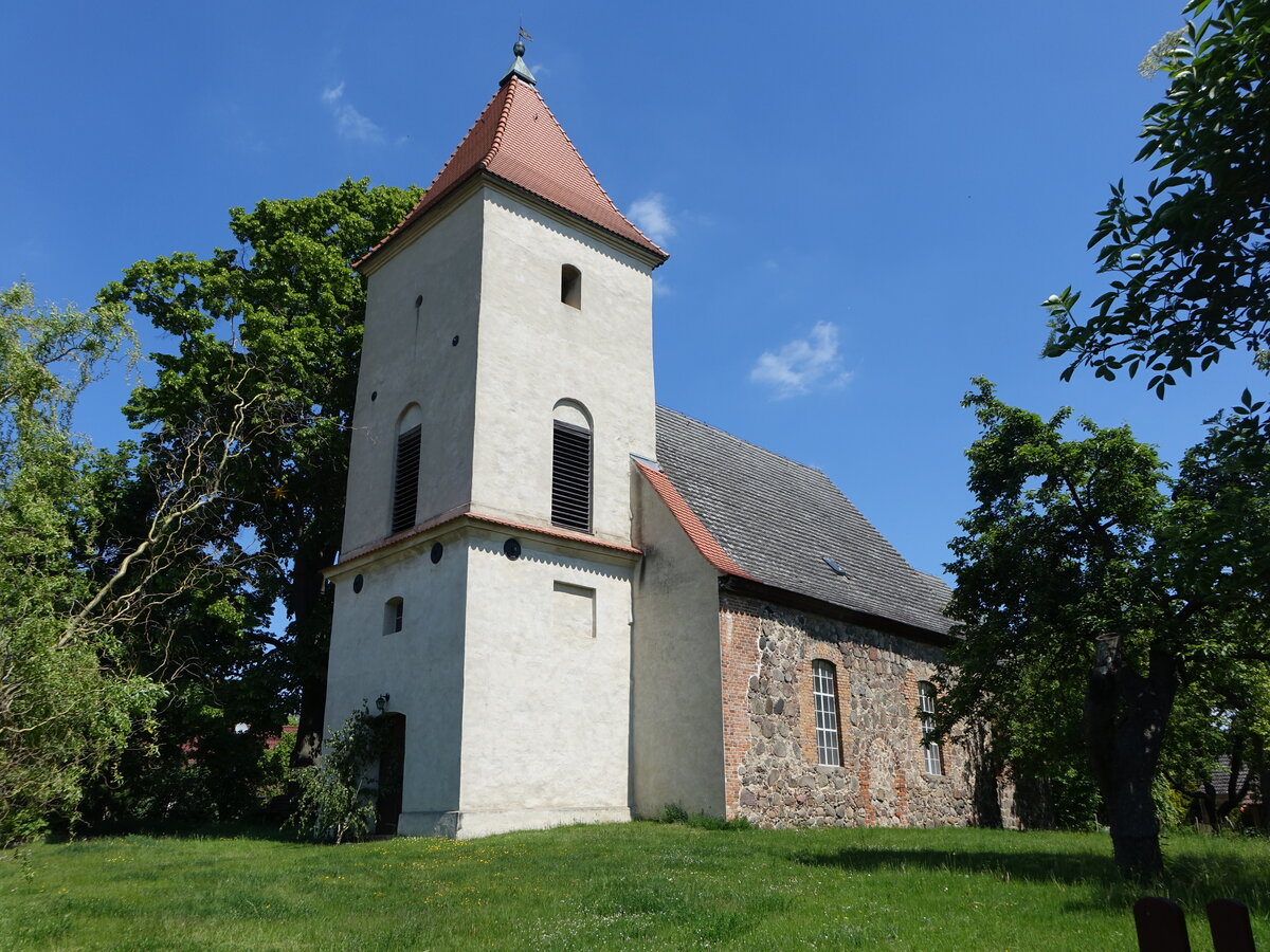Dahmsdorf, evangelische Kirche, erbaut im 14. Jahrhundert (23.05.2026)