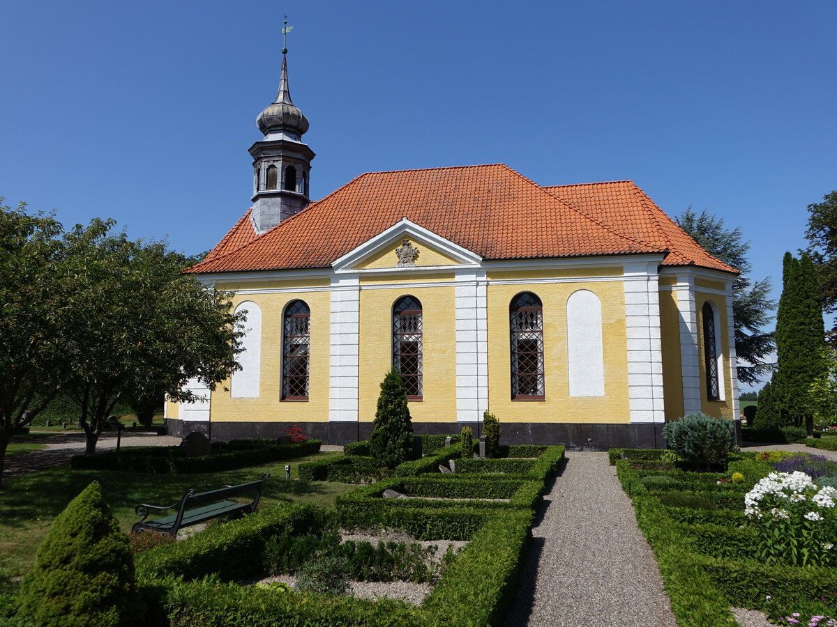 Damsholte, evangelische Kirche, im Stil des Rokoko erbaut von 1741 bis 1743 von Philip de Lange (19.07.2021)