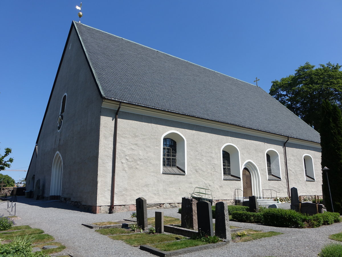 Danderyd, Ev. Kirche, erbaut um 1400, verbreitert 1570, restauriert 1915 unter der Leitung des Architekten Lars Israel Wahlman (03.06.2018)