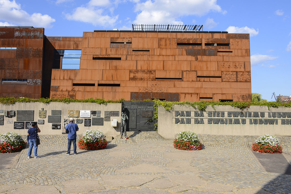 Danzig / Gdańsk – Europejskie Centrum Solidarności ist die Gewerkschaftsbund vom Solidarność und dem polnischen Kulturministerium in Danzig ins Leben gerufene Einheit aus einem Museum ber die Gewerkschaft, ihrem Zentralarchiv, einer Multimedia-Bibliothek sowie einem Bildungszentrum. Aufnahme: 14. August 2019.