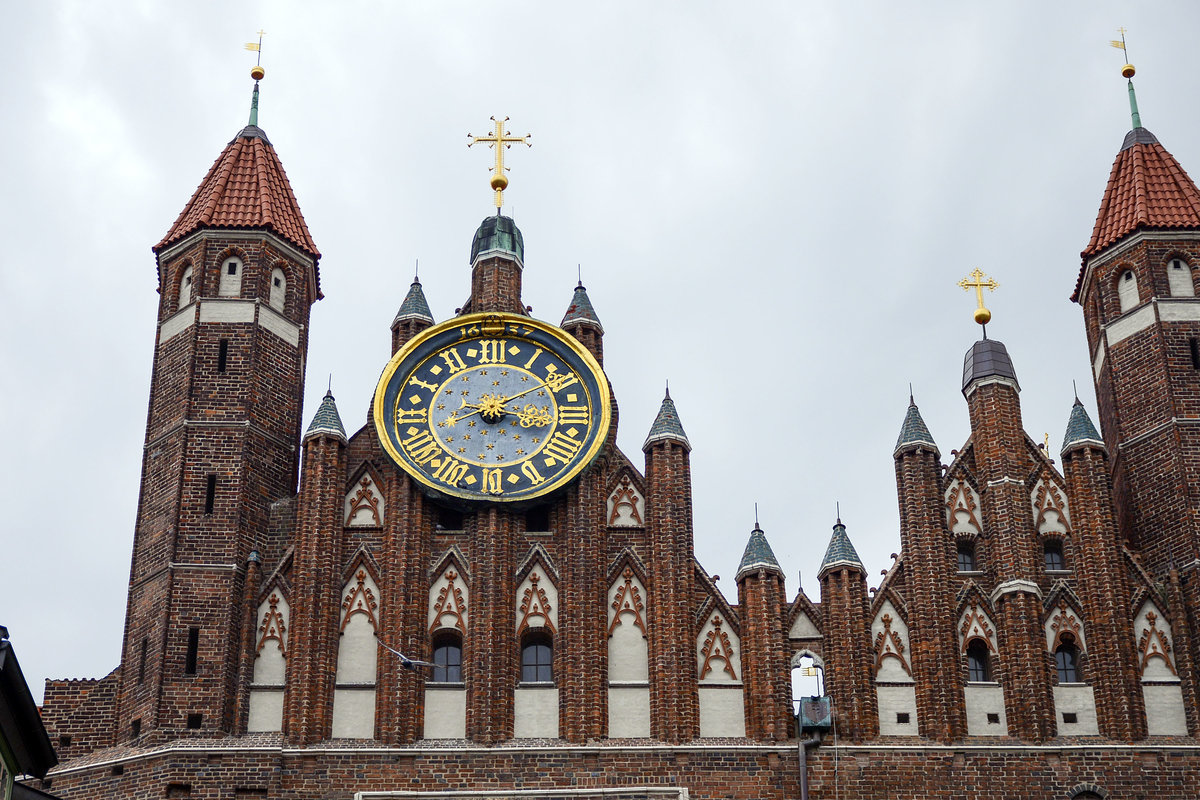 Danzig / Gdansk. Detailansicht der Marienkirche (polnisch: Bazylika konkatedralna Wniebowzięcia Najświętszej Maryi Panny) - von der Nordseite aus gesehen. Aufnahme: 12. August 2019.