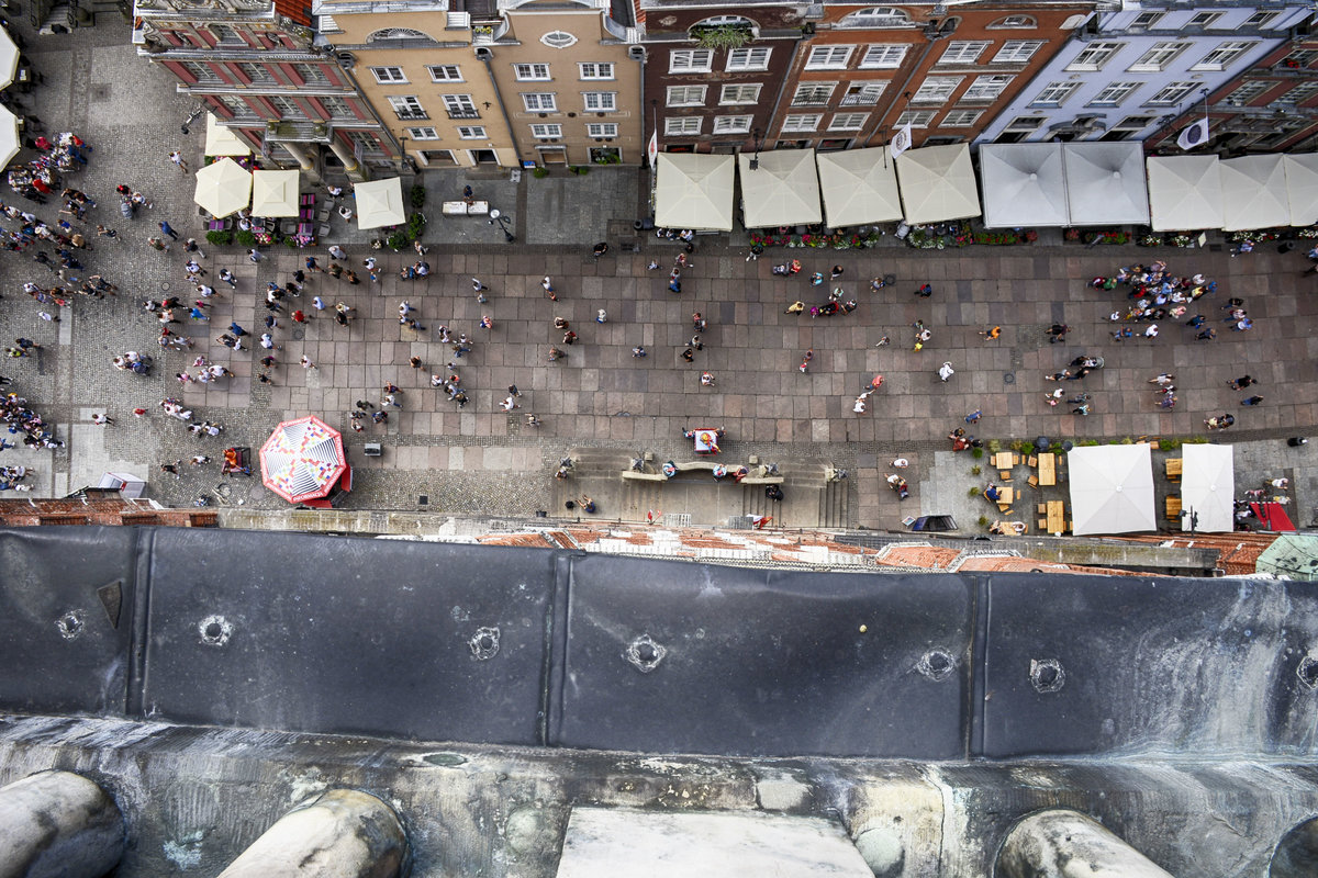 Danzig - Gdnsk. Blick auf die Langgasse (polnisch: ulica Długa) vom Turm der Rechtstdtischen Rathaus. Aufnahme: 12. August 2019.