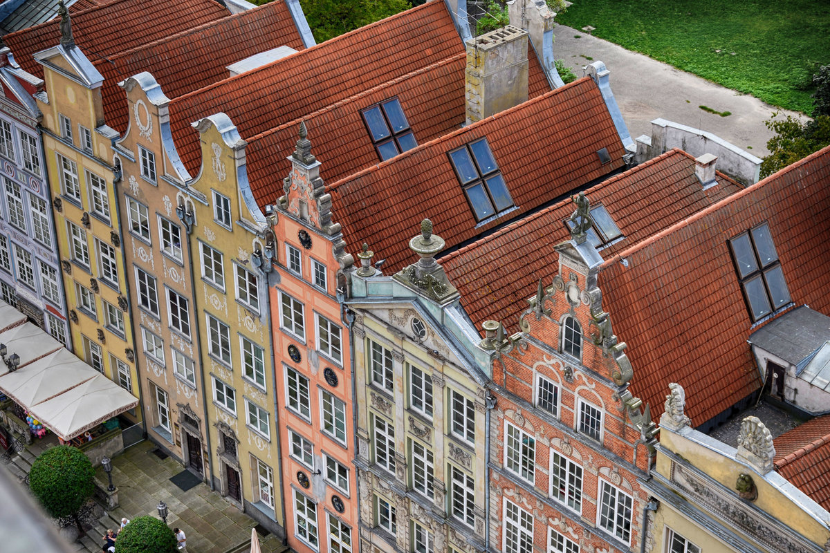 Danzig - Gdnsk. Blick auf die Langgasse (polnisch: ulica Długa) vom Turm der Rechtstdtischen Rathaus aus gesehen. Aufnahme: 12. August 2019.