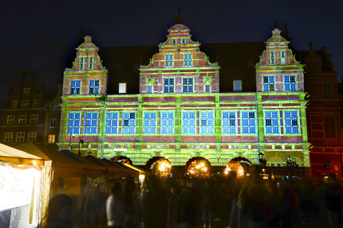 Danzig - Gdansk. Grnes Tor (polnisch: Brama Zielona) bei Nacht. Aufnahme: 16. August 2019.