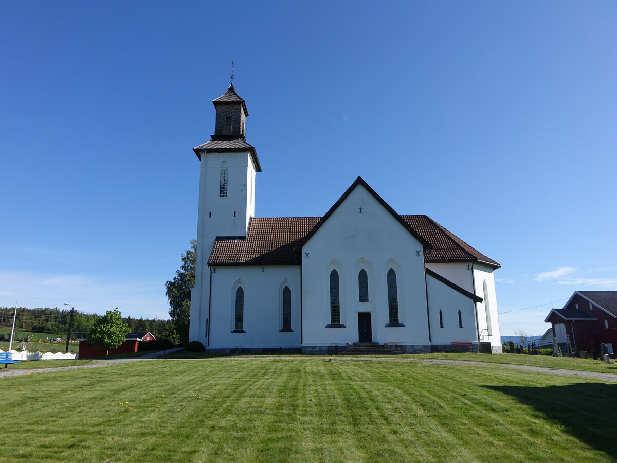 Darbu, evangelische Fiskum Kirche, erbaut von 1864 bis 1866 (30.05.2023)