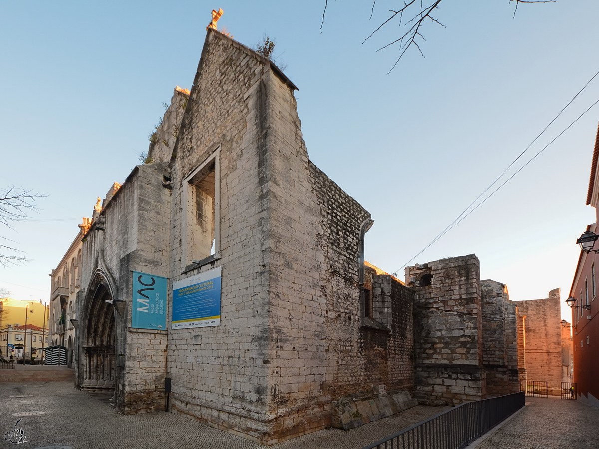 Das von 1389 bis 1423 im gotischen Stil errichtete Kloster des Karmeliter-Ordens (Convento do Carmo) wurde 1755 whrend des groen Erdbebens von Lissabon zerstrt. (Januar 2017)