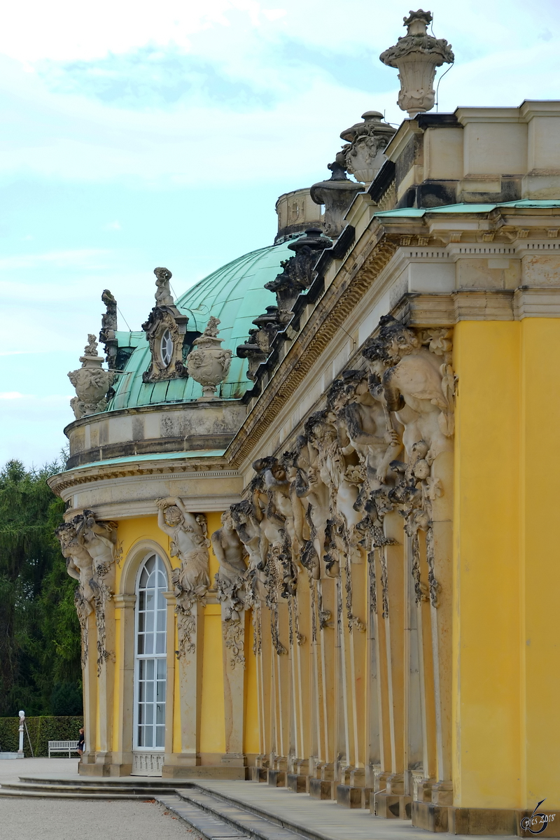 Das von 1745 bis 1747 im Stil des Rokoko errichtete Schloss Sanssouci. (Potsdam, September 2012)