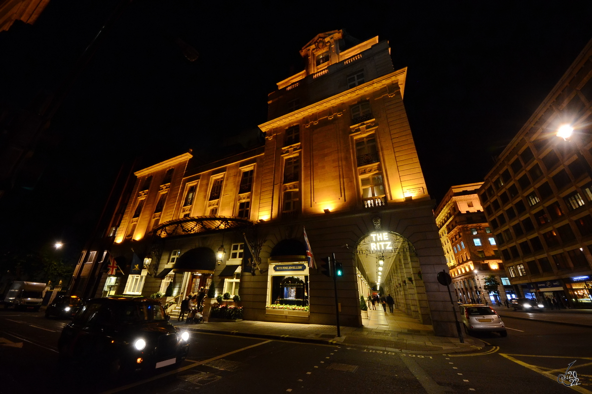 Das 1906 erffnete Ritz Hotel London ist ein Luxushotel mit 137 Zimmern. (London, September 2013)