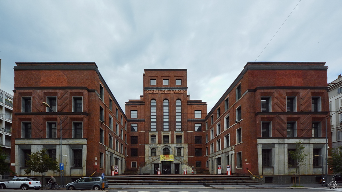 Das von 1930 bis 1933 errichtete Gebude der Arbeiterkammer, einer territorialen Organisation des Allgemeine Gewerkschaftsbundes Italiens (CGIL). (Mailand, Juni 2014)