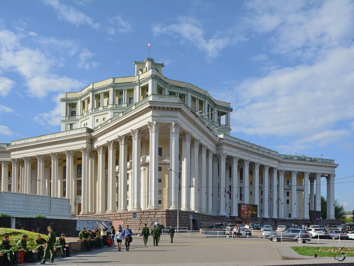 Das 1940 fertiggestellte Theater der Russischen Armee in Moskau. (Mai 2016)