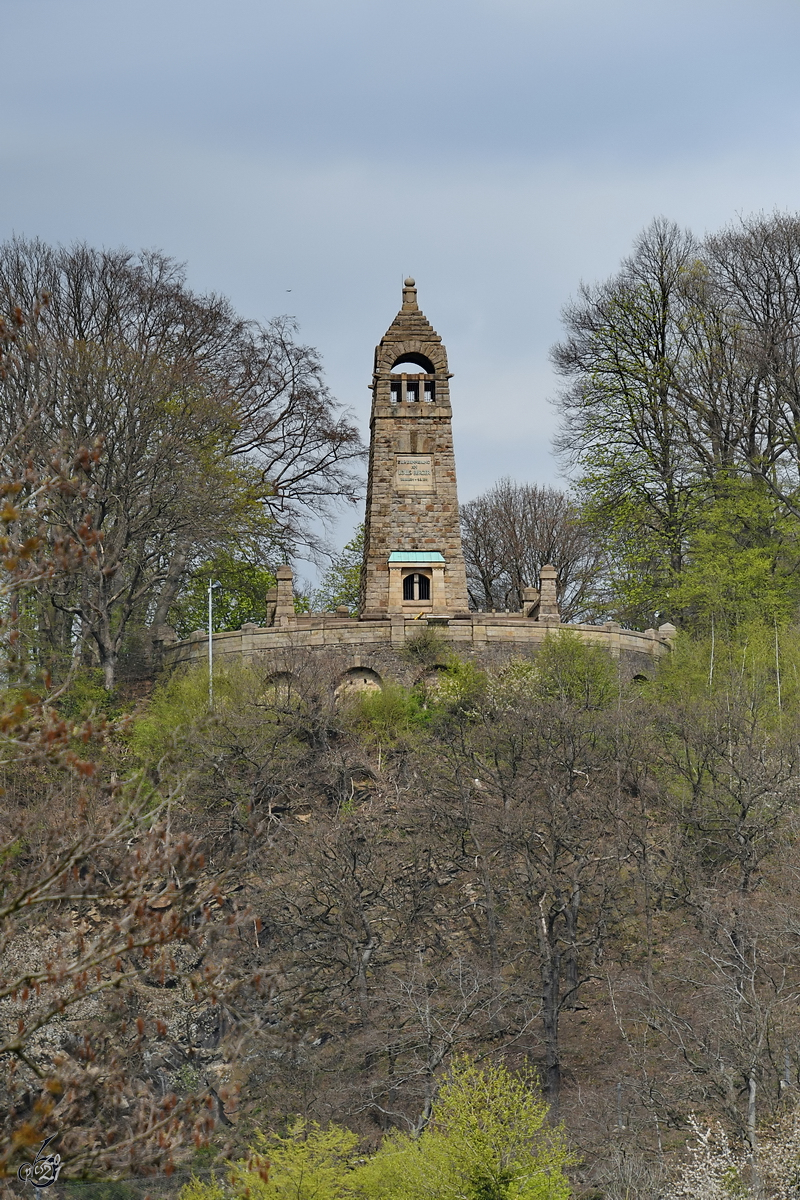 Das 21 Meter hohe Berger-Denkmal befindet sich auf den Auslufern des Ardeygebirges und wurde Ende August 1904 feierlich eingeweiht. (Witten, April 2021)