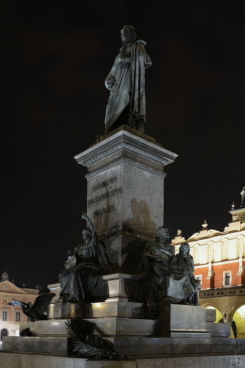 Das Adam-Mickiewicz-Denkmal befindet sich auf dem Hauptmarkt in Krakau. (Mrz 2014)
