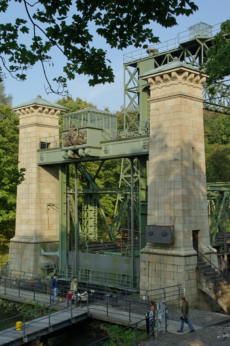 Das alte Schiffshebewerk Henrichenburg von Westen aus gesehen. (Waltrop-Oberwiese, September 2008)