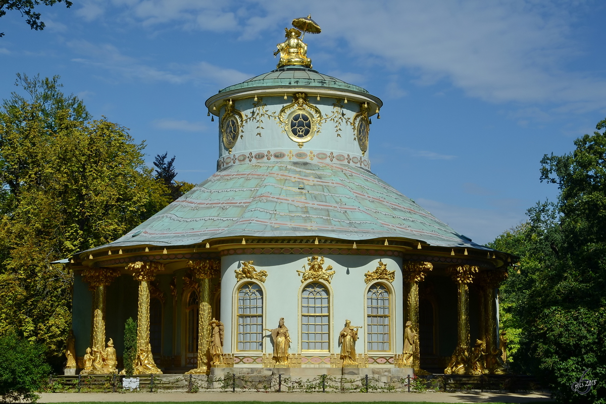 Das Chinesische Haus im Park Sanssouci in Potsdam entstand in den Jahren 1755 bis 1764. (September 2012)