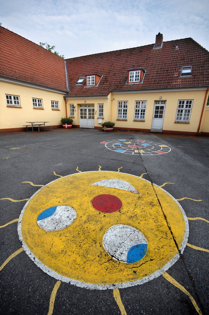 Das dnische Kulturhaus Valsblhus in Wallsbll bei Flensburg. Aufnahme: Mai 2012.