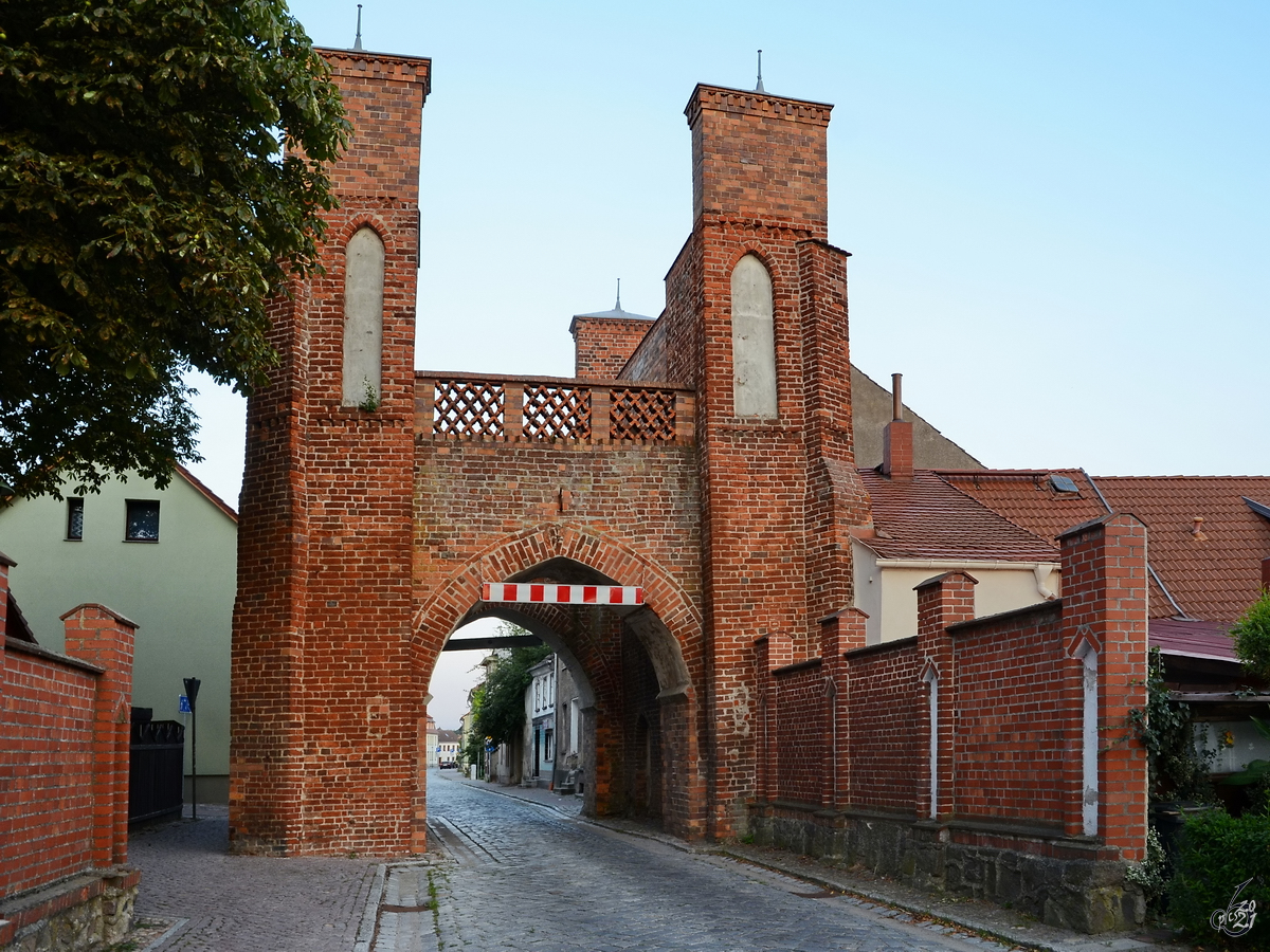 Das Demminer Tor ist ein sptgotische Stadttor in Altentreptow und steht heute unter Denkmalschutz. (September 2013)