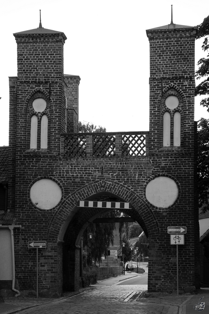Das Demminer Tor ist ein sptgotische Stadttor in Altentreptow. (August 2013)