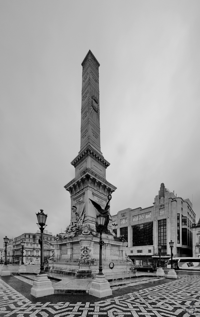 Das Denkmal des Restaurationskriegs (Monumento aos Restauradores) wurde 1886 eingeweiht und befindet sich auf dem gleichnamigen Platz. (Lissabon, Dezember 2016)