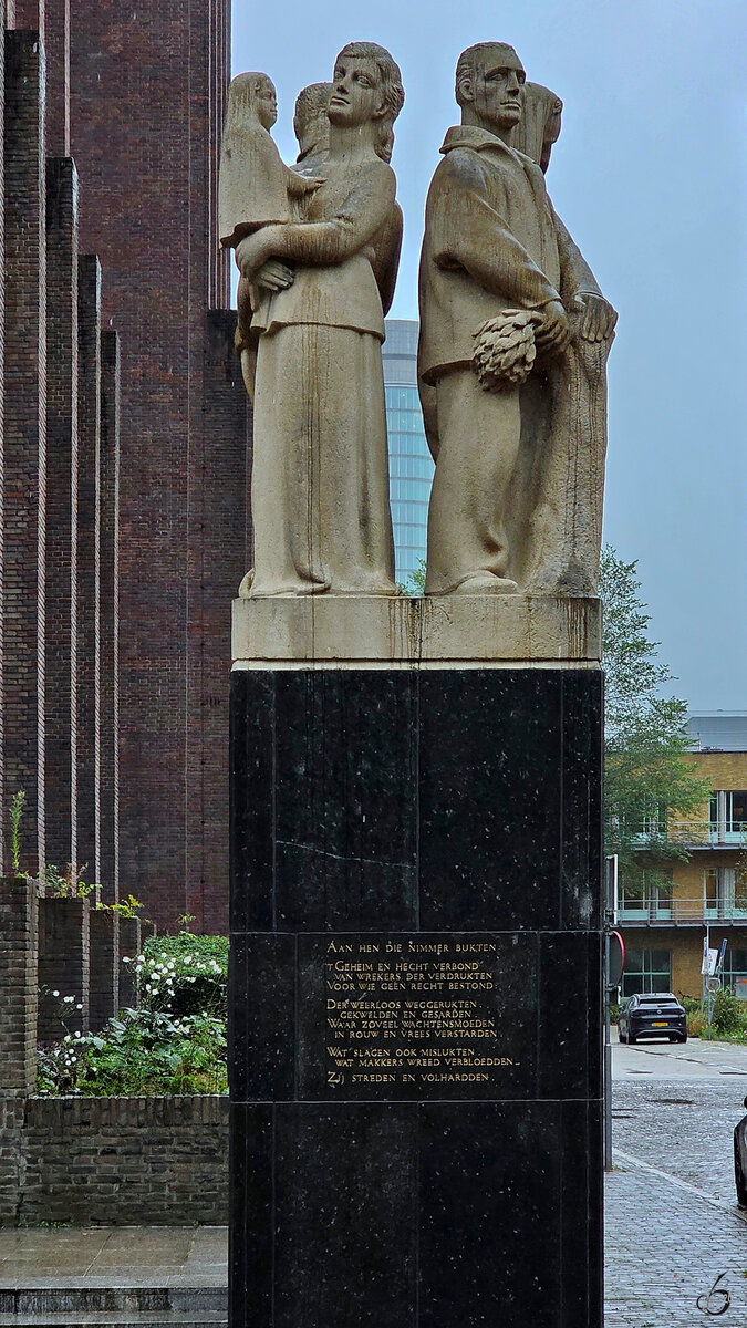 Das Denkmal f�r das gefallene Eisenbahnpersonal in Utrecht wurde 1949 zum Gedenken an die Mitarbeiter der Niederl�ndischen Eisenbahnen errichtet, die im Zweiten Weltkrieg ums Leben kamen. (September 2026=