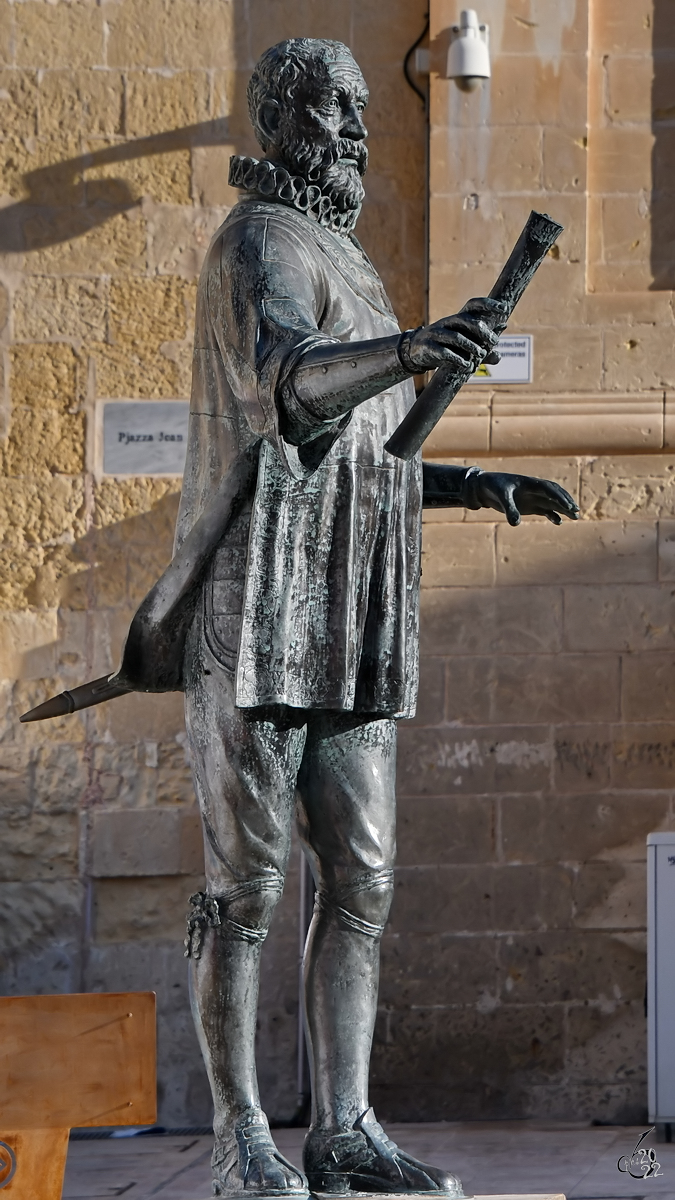 Das Denkmal von Jean de la Valette, dem 49. Gromeister des Malteserordens und Begrnder der heutigen Hauptstadt Maltas. (Valletta, Oktober 2017)