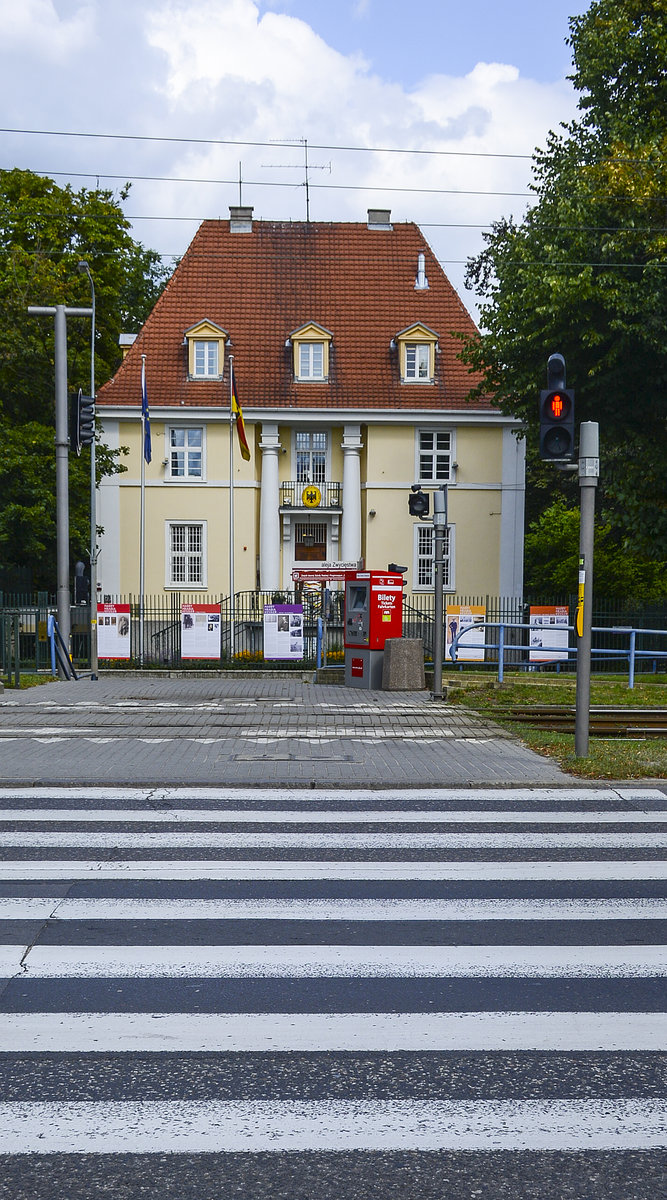 Das deutsche Generalkonsulat in Danzig (Gdańsk) liegetan der Aleja Zwycięstwa im Ortsteil Langfuhr (Wrzeszcz). Aufnahme: 14. August 2019.