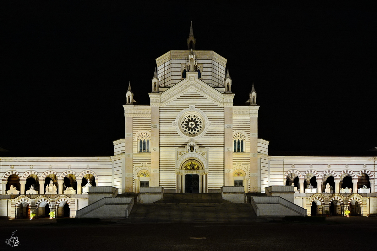 Das Eingangsgebude des 1866 erffneten Zentralfriedhofes (Cimitero Monumentale) von Mailand. (Juni 2014)