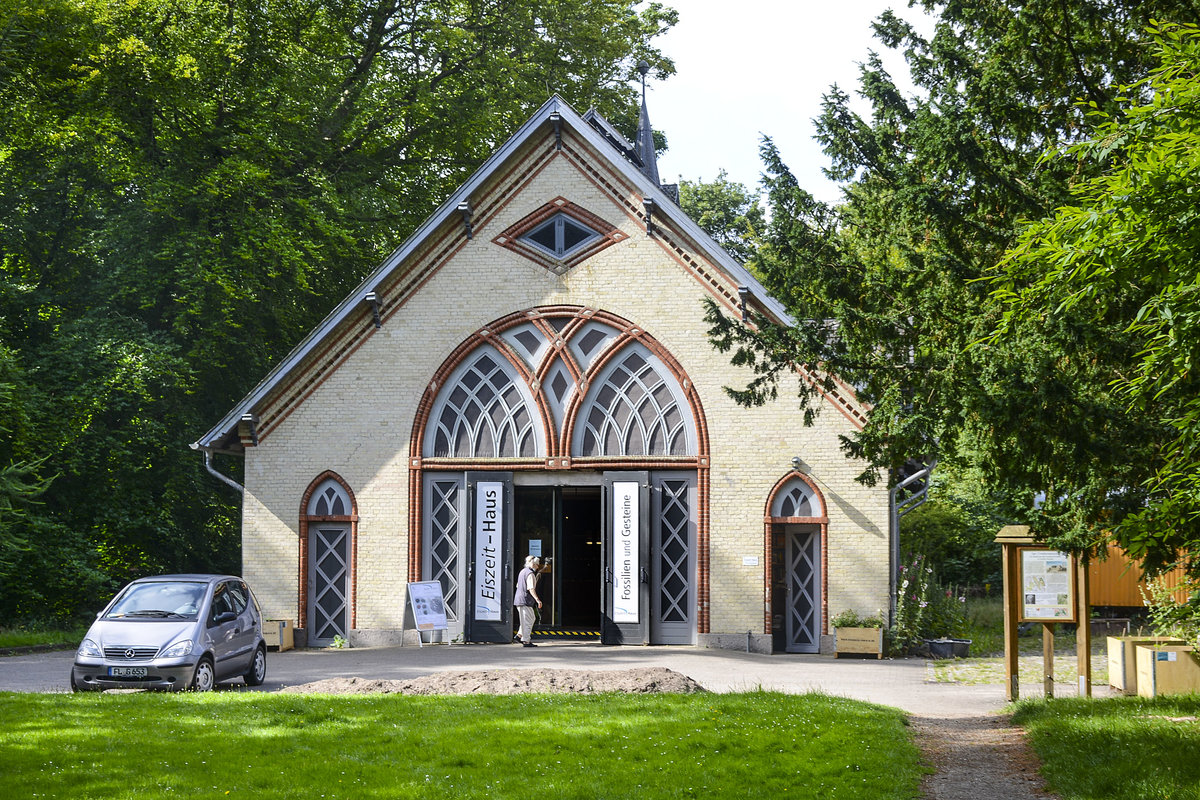 Das Eiszeit-Haus ist das erdgeschichtliche Schaumagazin des Naturwissenschaftlichen Museums Flensburg. Aufnahme: 2. August 2020.