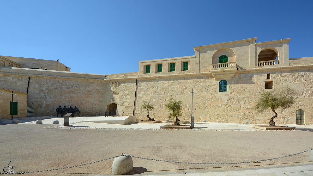 Das Fort Elmo (Forti Sant Iermu) wurde whrend der Herrschaft des Johanniterordens von 1670 bis 1693 erbaut. (Valletta, Oktober 2017)