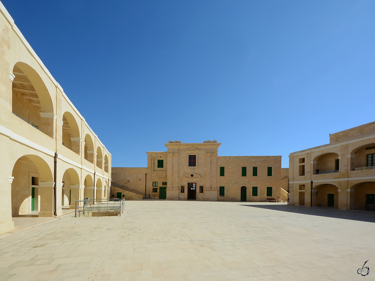 Das Fort Elmo (Forti Sant Iermu) wurde whrend der Herrschaft des Johanniterordens von 1670 bis 1693 erbaut. (Valletta, Oktober 2017)